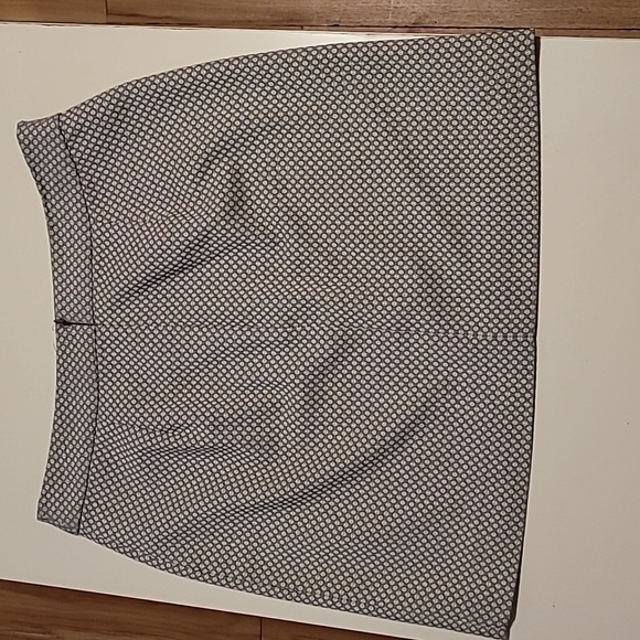 Chic Gray Patterned Mini Skirt - Picture 4 of 11